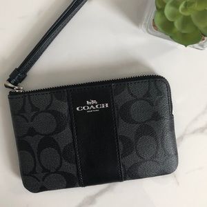 coach corner zip wristlet
